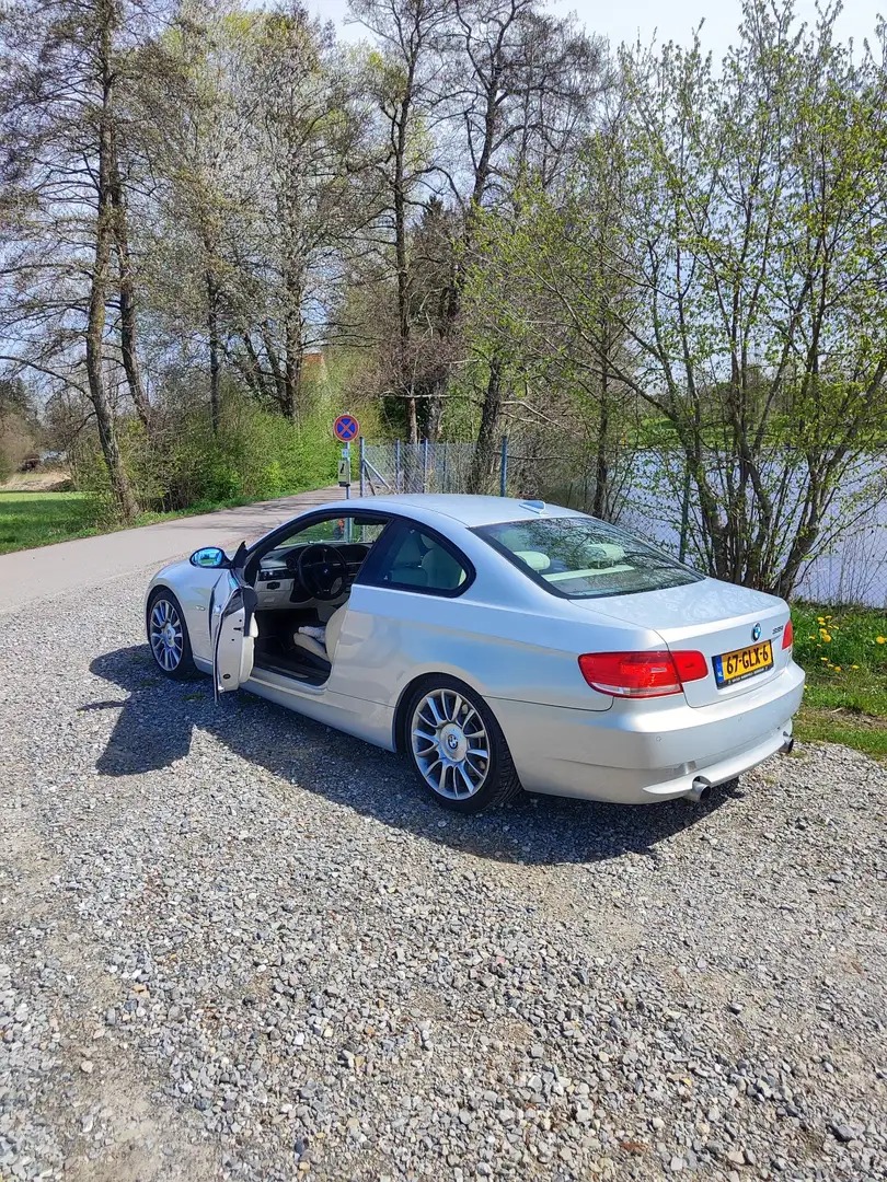 BMW 335 335i Coupe - 2
