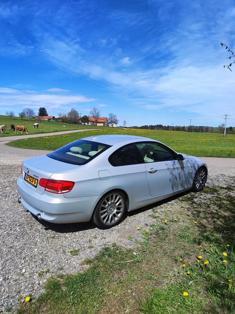 BMW 335 335i Coupe - 1