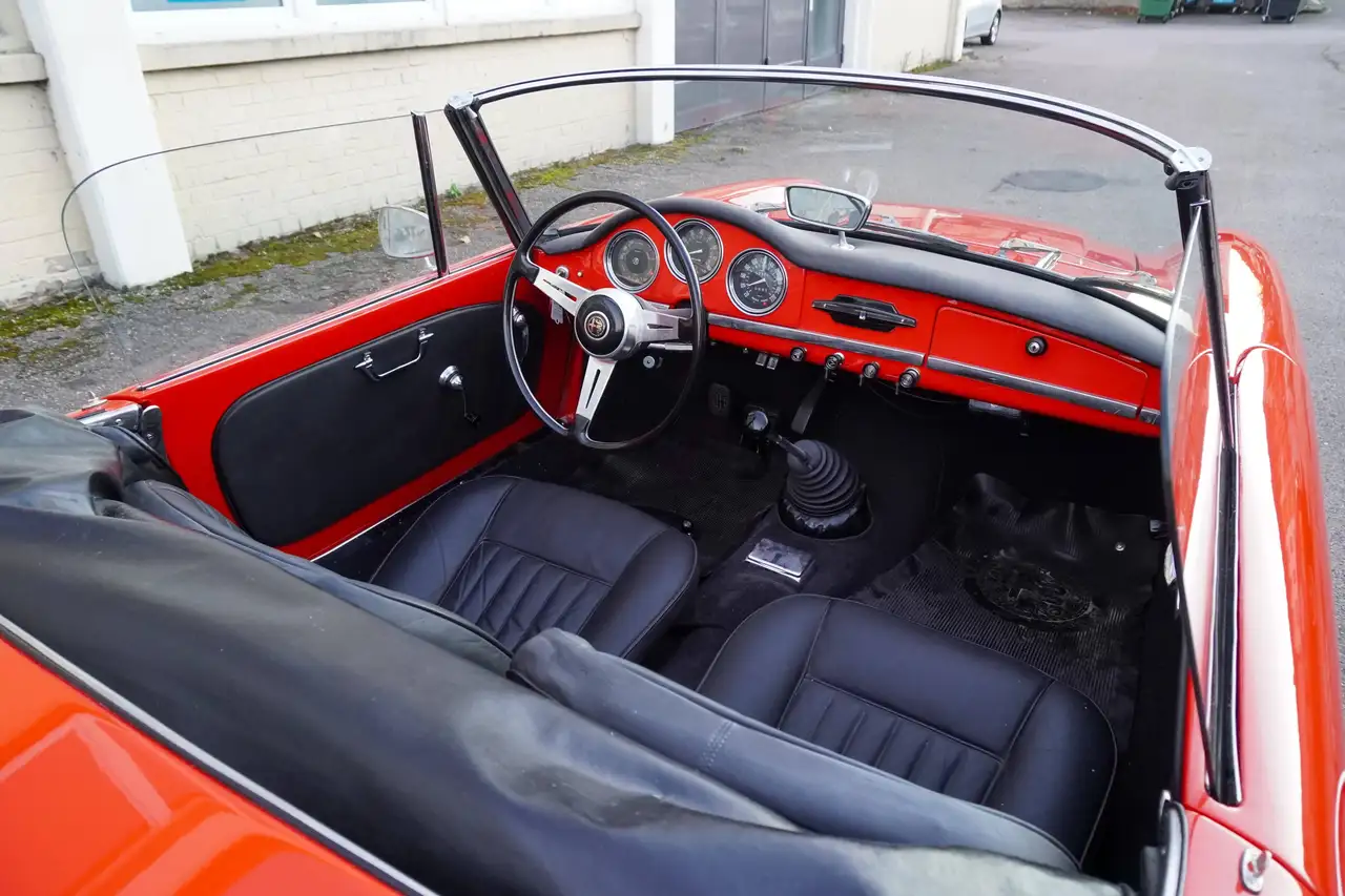 Alfa Romeo Giulia Spider 1600 veloce, Baureihe 101.23, foto 7