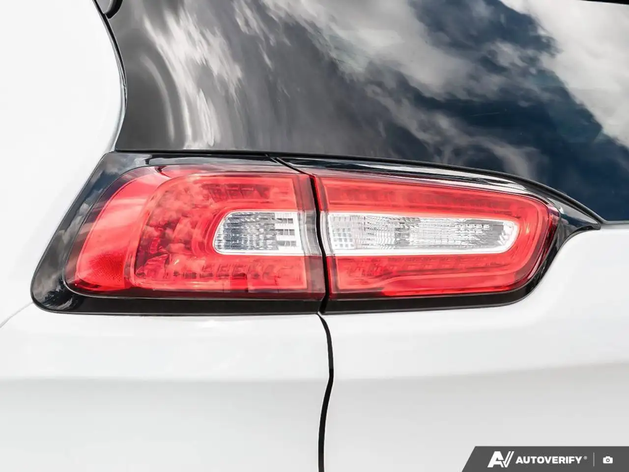 Jeep Cherokee photo Jeep Cherokee