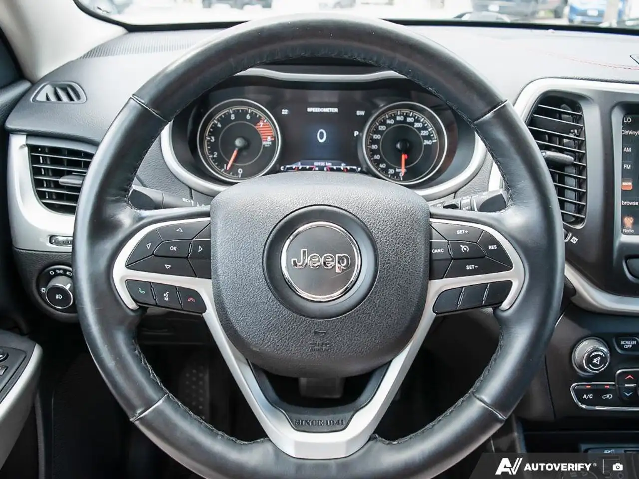 Jeep Cherokee photo Jeep Cherokee