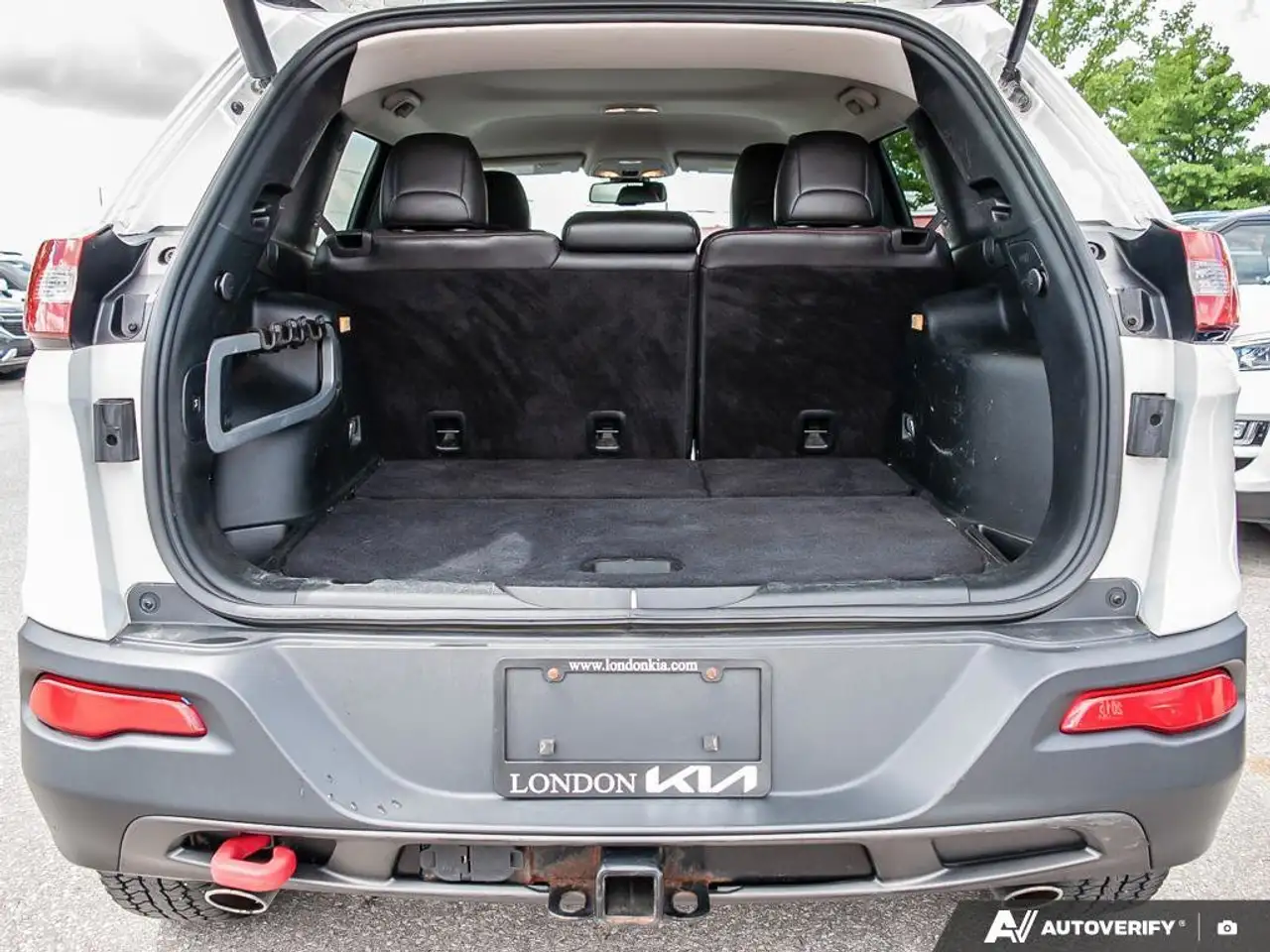 Jeep Cherokee photo Jeep Cherokee
