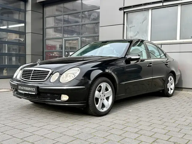 Mercedes-Benz E 320 Avantgarde Bi-Xenon/SHZ/Tempomat/Leder/Scheckh.