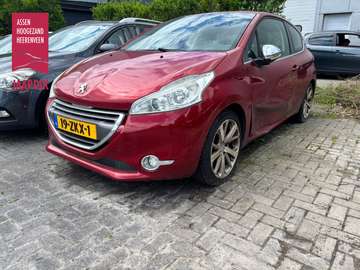 BWJ 2013 1.6 THP 157 PK Allure schade rechts