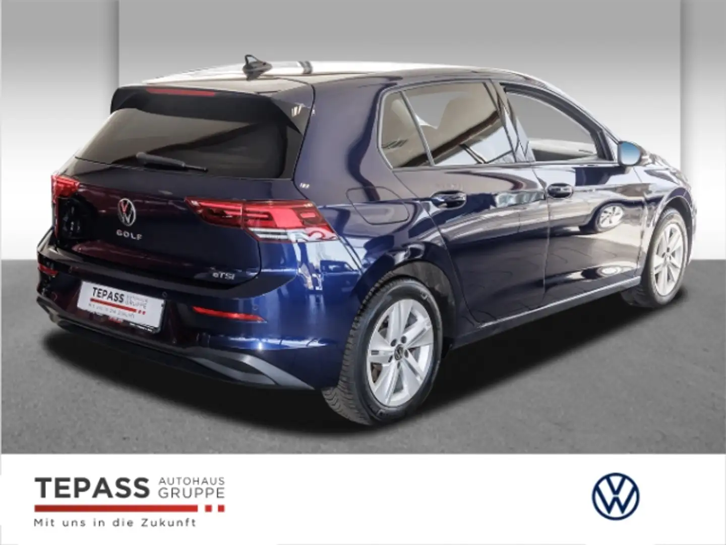 Volkswagen Golf VIII Lim. 1.5 eTSI DSG Life NAVI KLIMA PDC SITZHEI Azul - 2