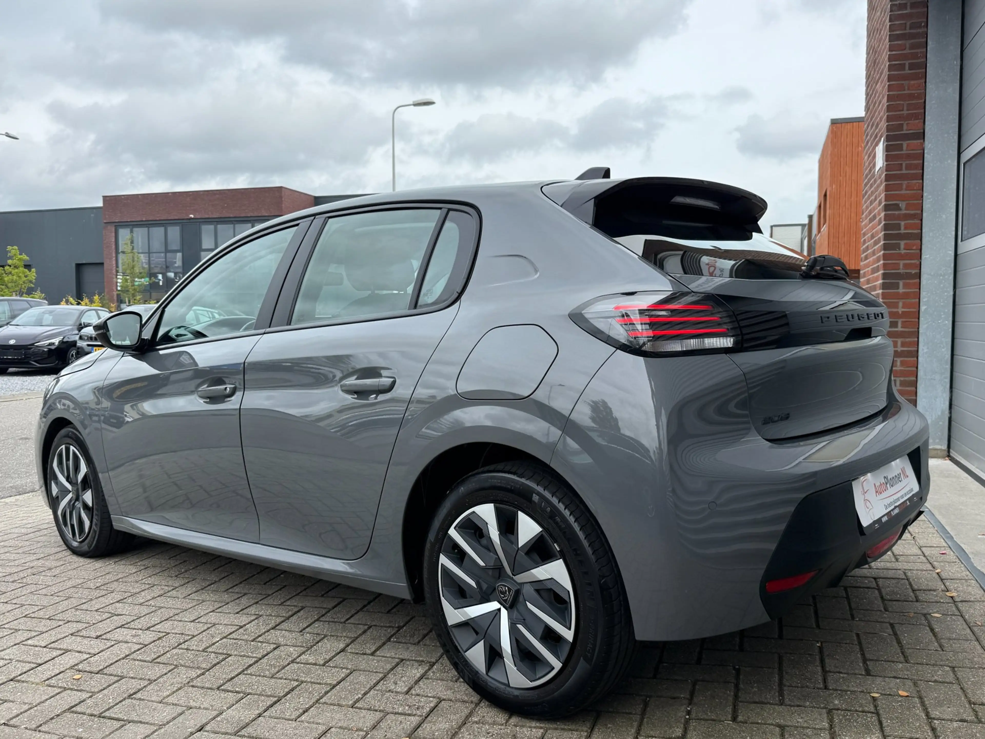 Peugeot 208 1.2 PureTech! Clima! Cruise! Navi! 1e Eigen.! — photo 6