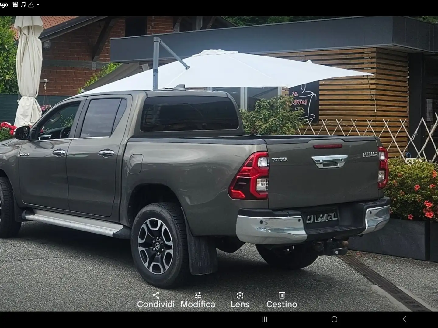 Toyota Hilux 2.8 d double cab Executive 4wd auto Brown - 1