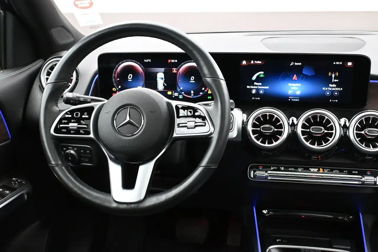 Mercedes-Benz GLB снимка Mercedes-Benz GLB