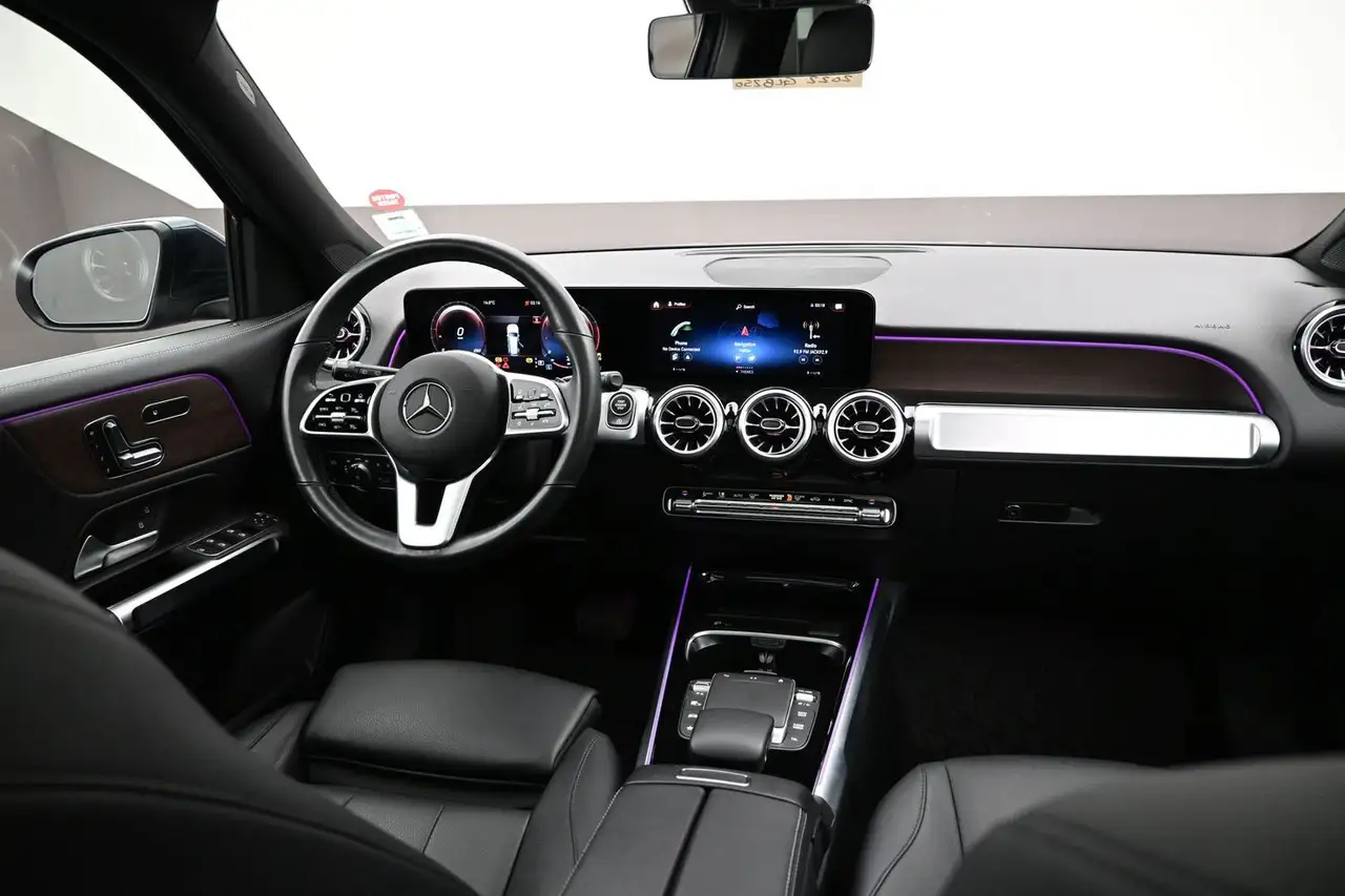 Mercedes-Benz GLB снимка Mercedes-Benz GLB