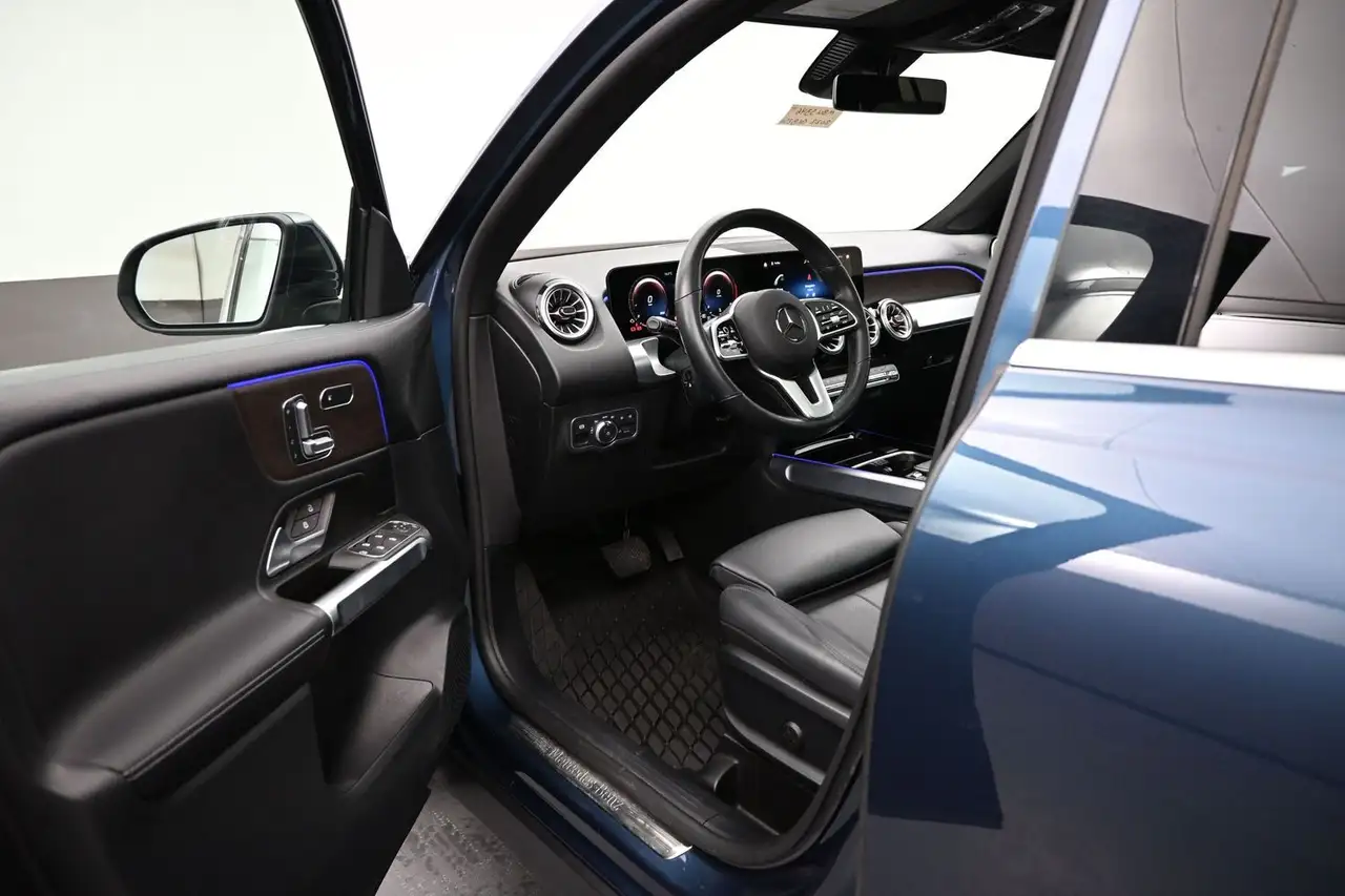 Mercedes-Benz GLB снимка Mercedes-Benz GLB