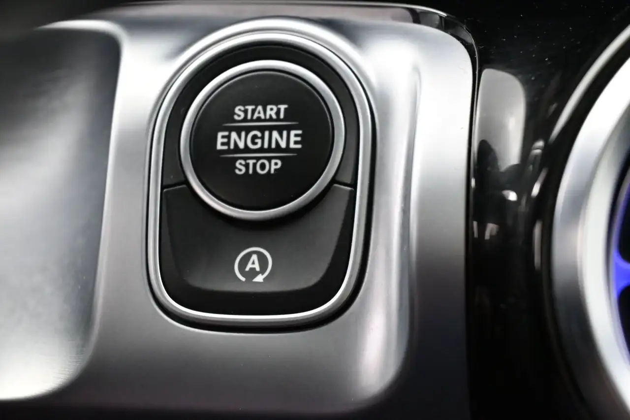 Mercedes-Benz GLB снимка Mercedes-Benz GLB
