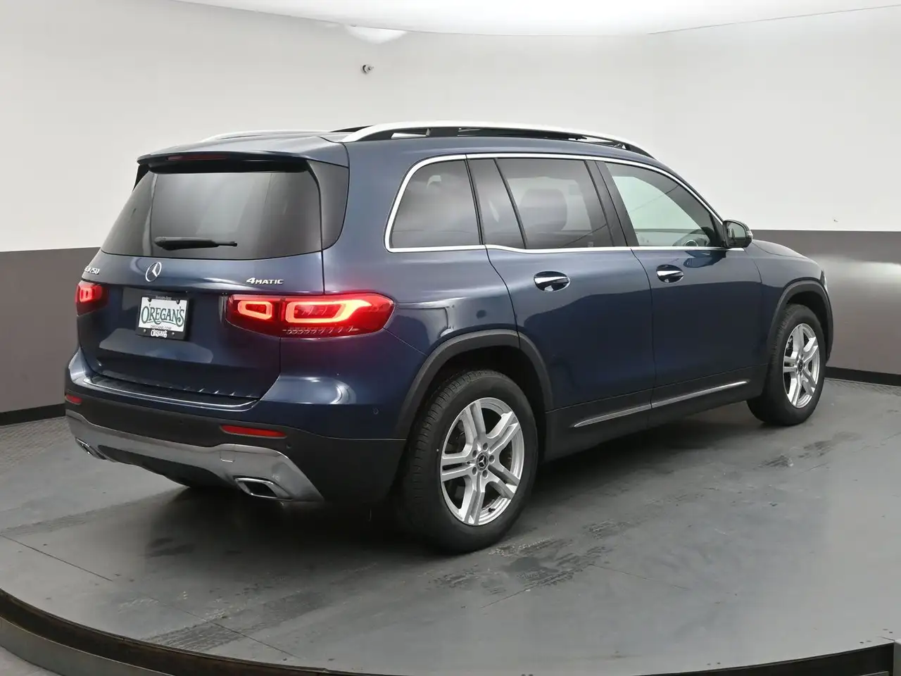 Mercedes-Benz GLB снимка Mercedes-Benz GLB