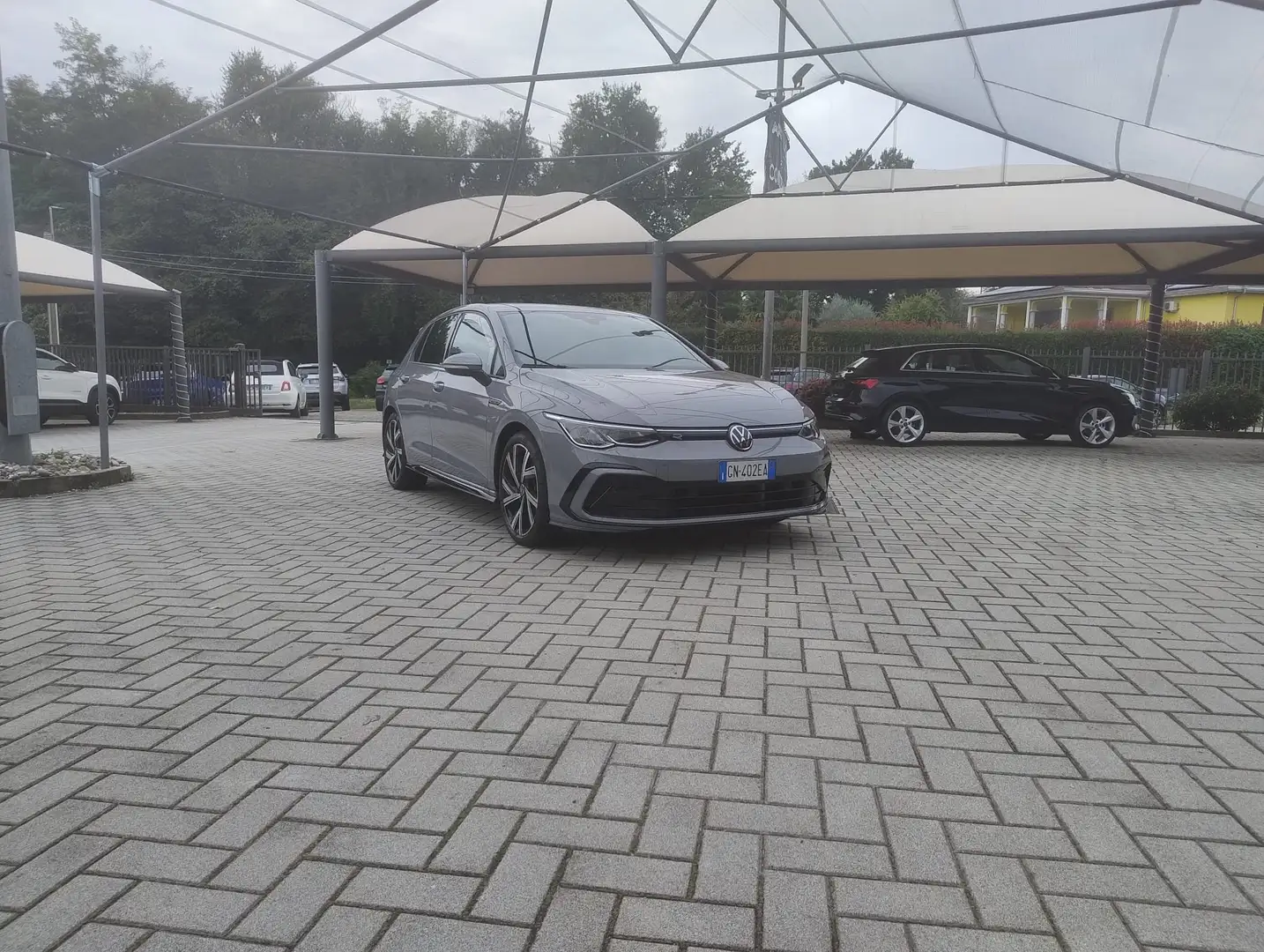 Volkswagen Golf Golf VIII 2020 1.5 etsi evo R-Line 150cv dsg Gris - 2