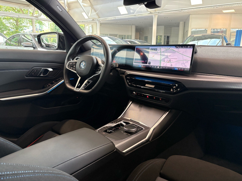 BMW 330 e Touring M Sport HuD H/K 360° Standhzg. AHK — photo 5