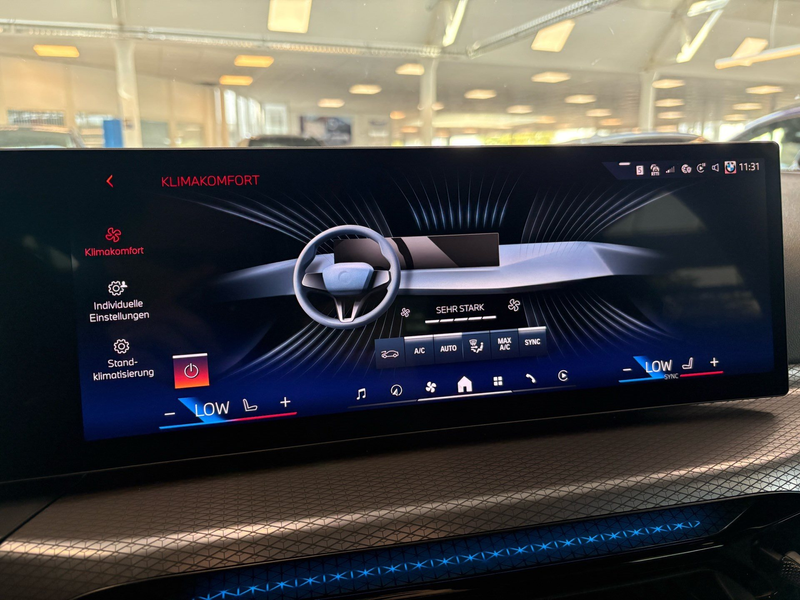 BMW 330 e Touring M Sport HuD H/K 360° Standhzg. AHK — photo 14