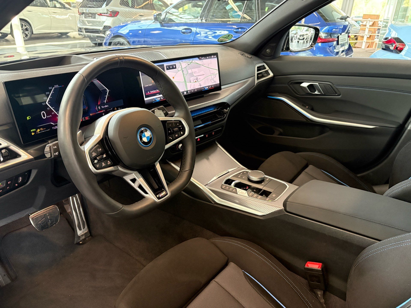 BMW 330 e Touring M Sport HuD H/K 360° Standhzg. AHK — photo 6