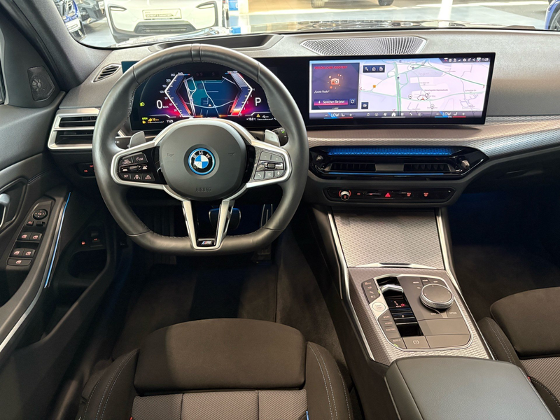 BMW 330 e Touring M Sport HuD H/K 360° Standhzg. AHK — photo 8