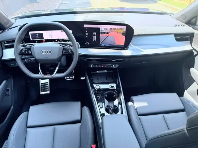 Audi Q3 view 10