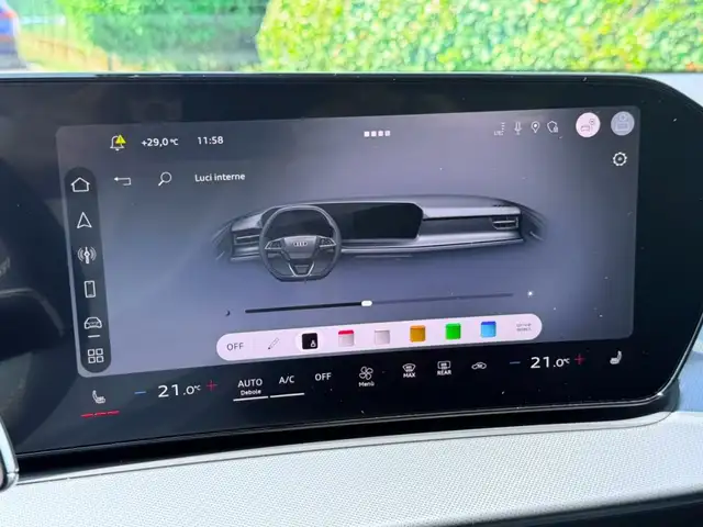 Audi Q3 view 15