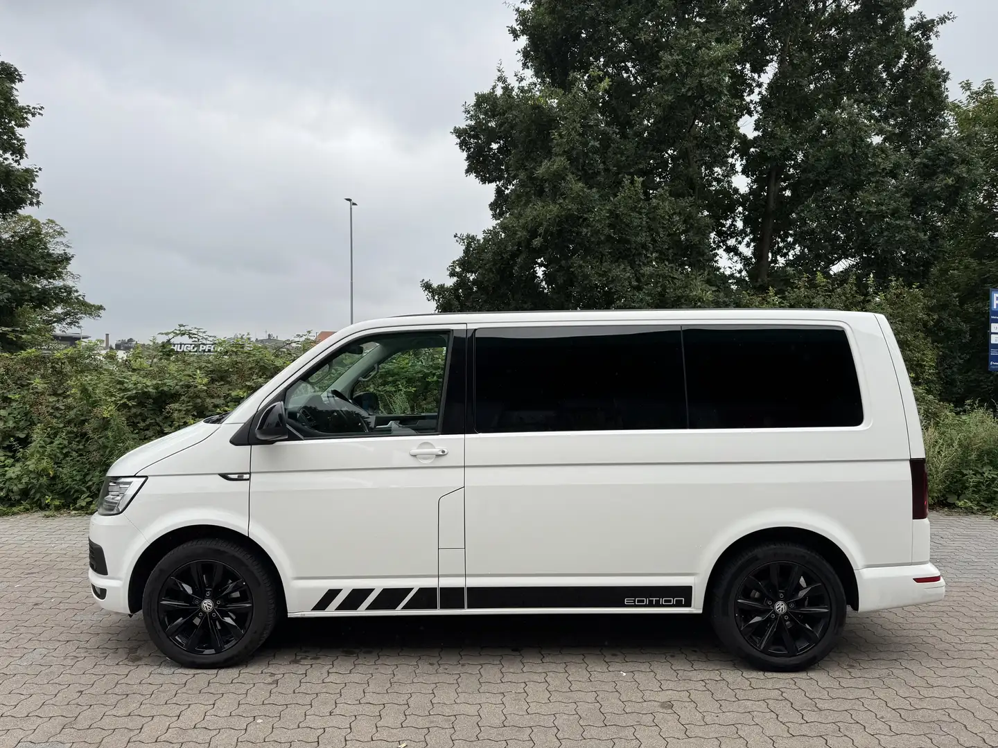 Volkswagen T6 Multivan Edition - Standheizung, Garantie, Schiebedach, uvm - 2