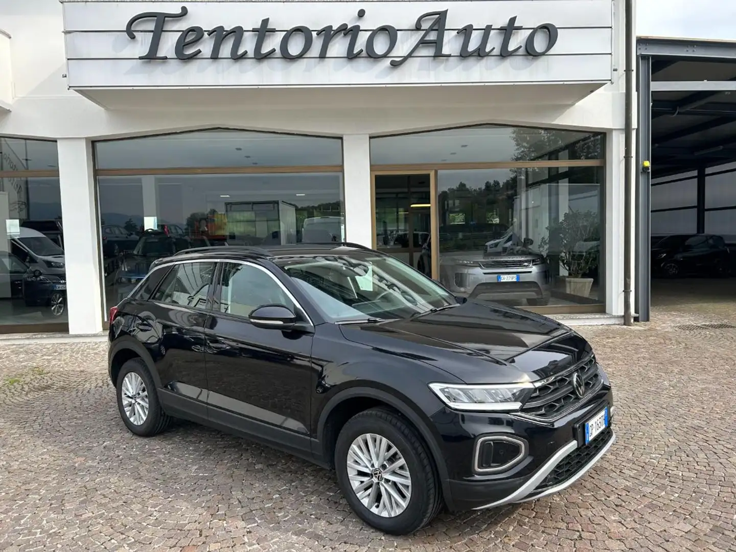 Volkswagen T-Roc 2.0 TDI SCR 150 CV DSG Life Negro - 1