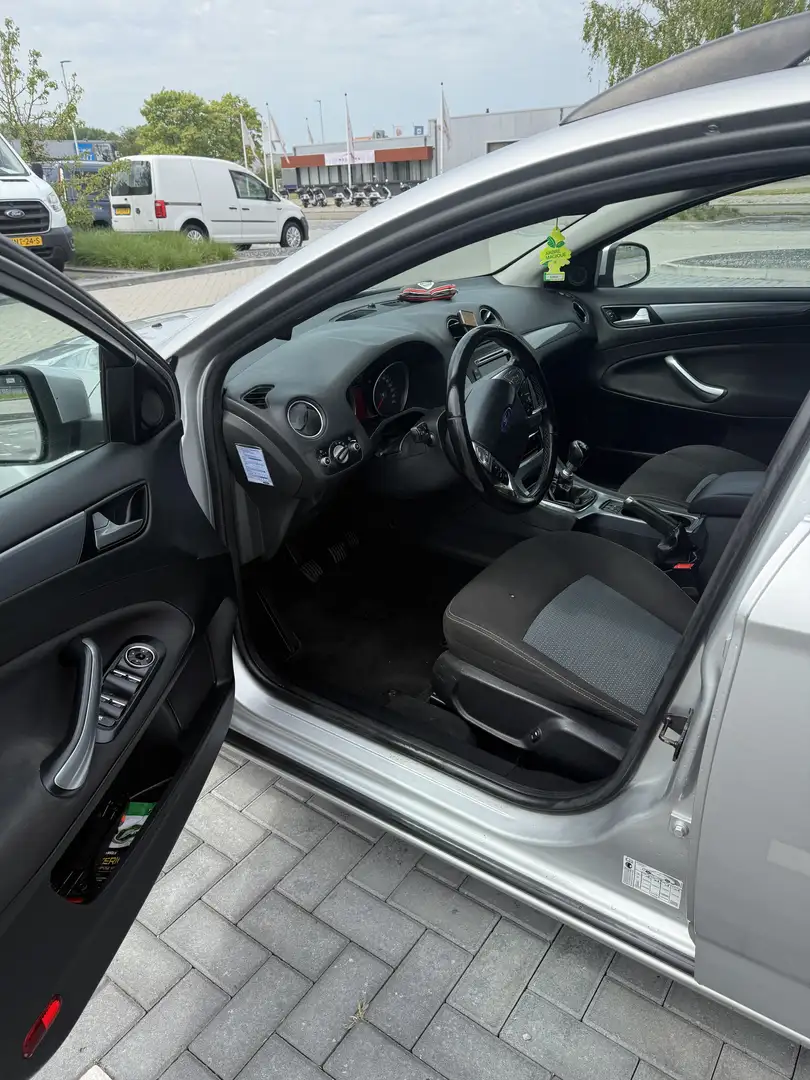 Ford Mondeo 1.6 EcoB Trend Bns Grijs - 1