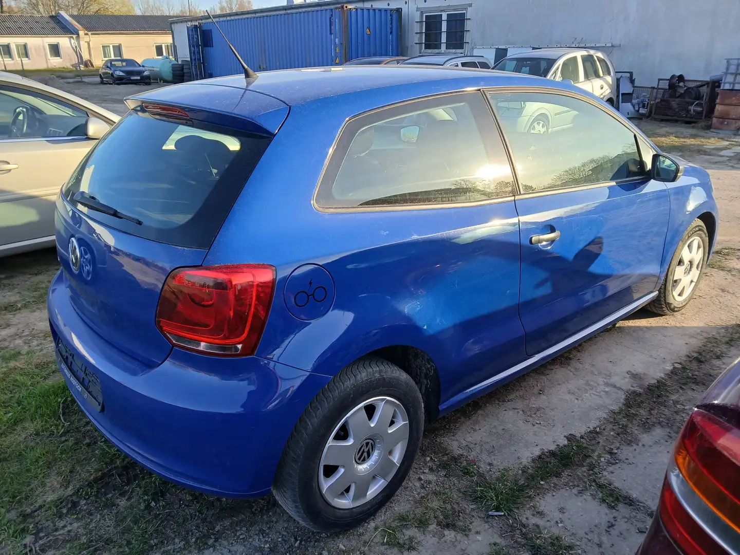 Volkswagen Polo 1.2 Trendline Bleu - 2