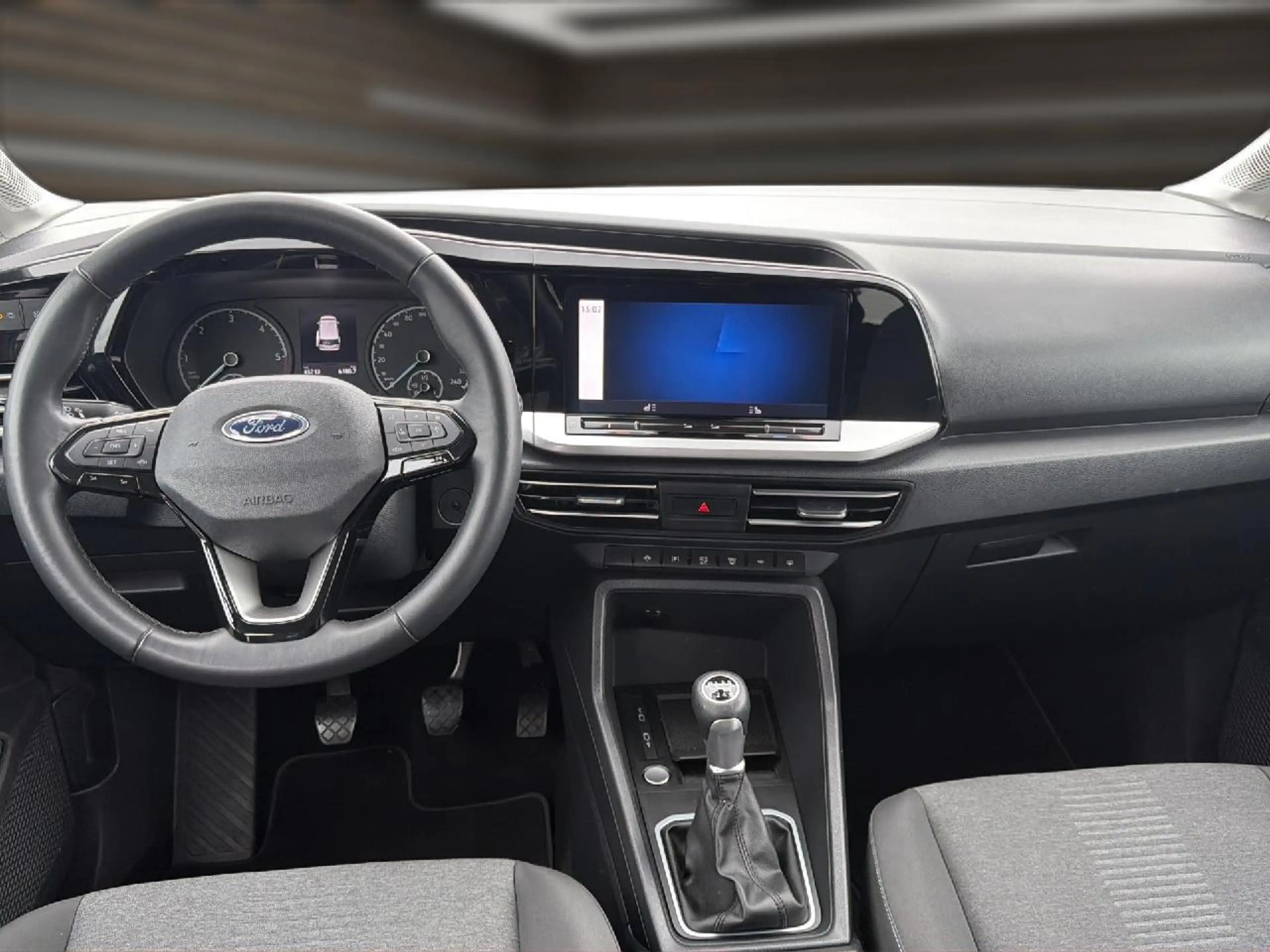 Ford Grand Tourneo Active — photo 13