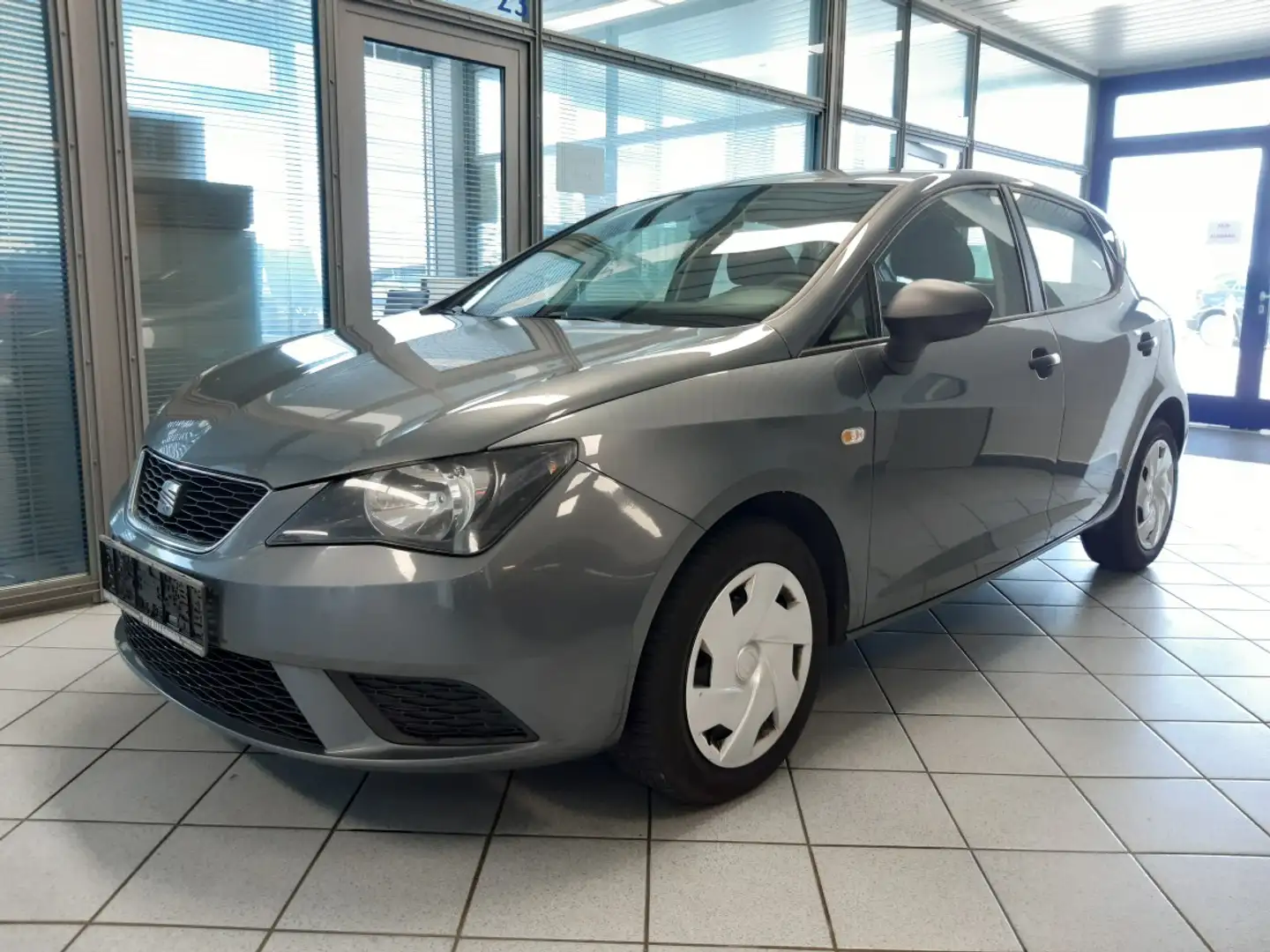 SEAT Ibiza Reference ohne Tüv Grijs - 2