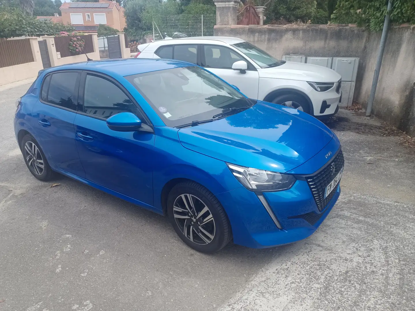 Peugeot 208 ALLURE Bleu - 1