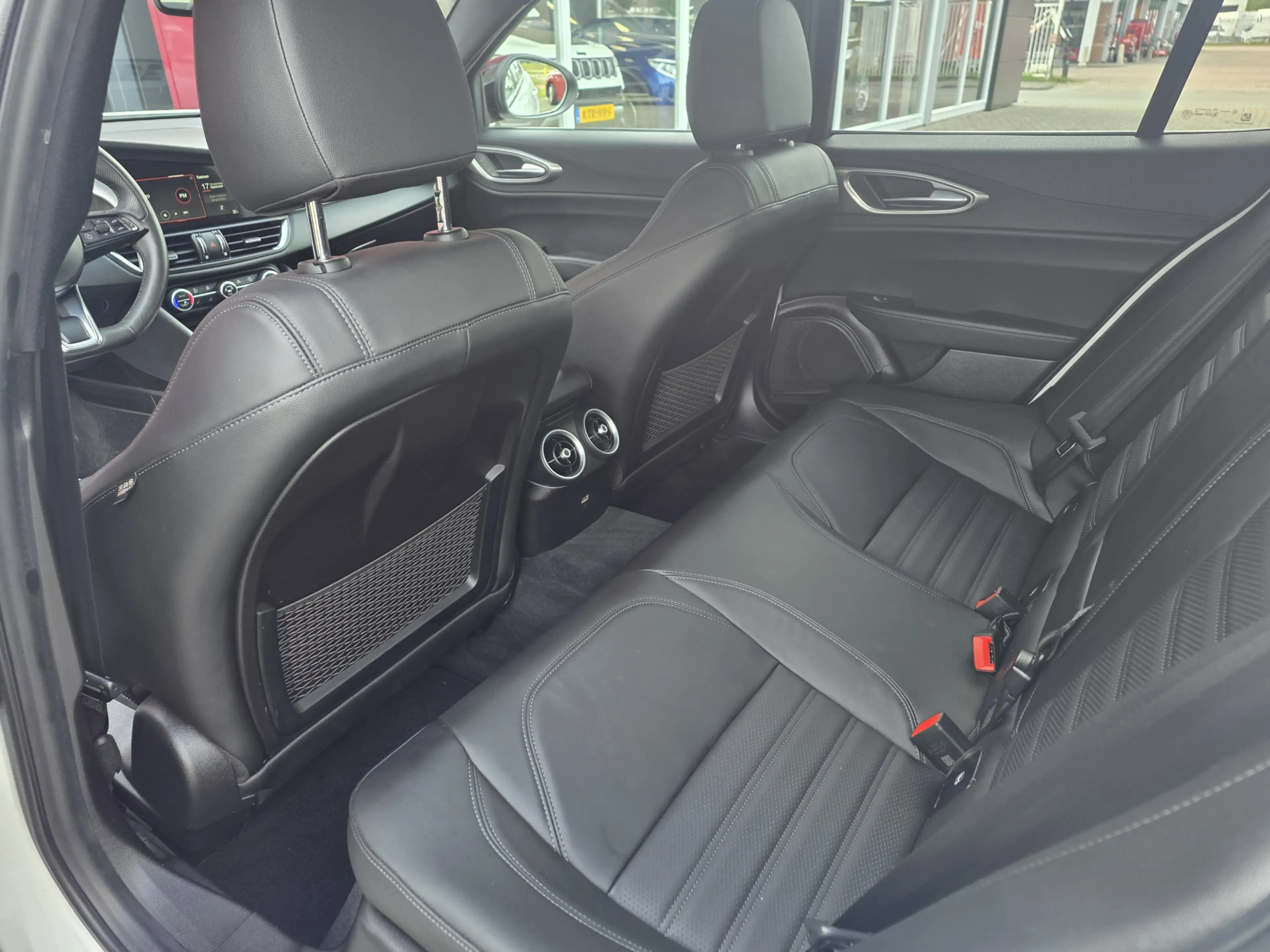 Alfa Romeo Giulia 2.0 T GME AWD Veloce | Adas 2 pakket | — photo 14