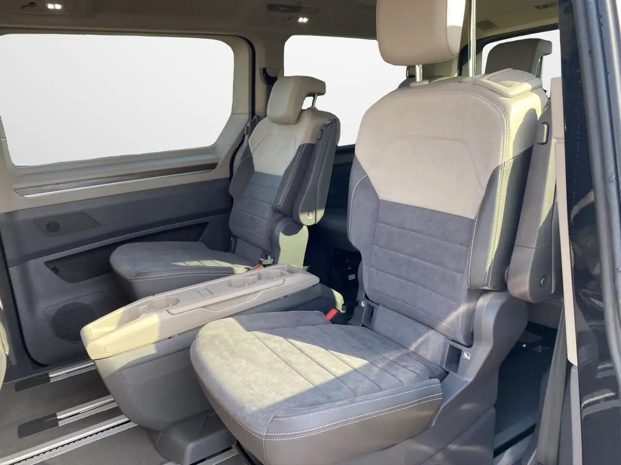Volkswagen T7 Multivan 1.5 eHybrid 4Motion DSG Style lang 11