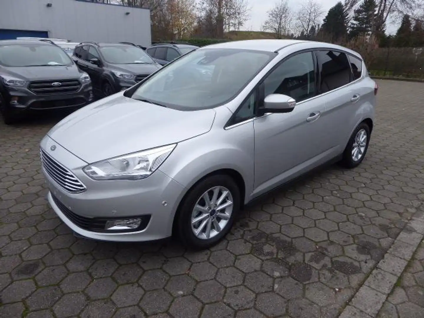 Ford C-Max Titanium + Navi / Winterpaket / Parkassistent Silber - 1