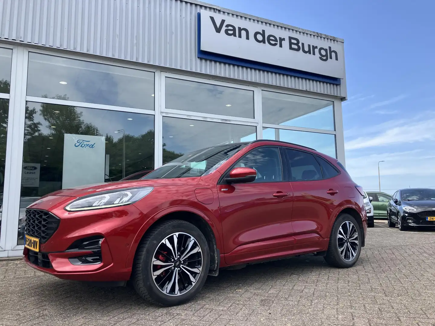 Ford Kuga ST-Line X Tech Edition 2.5 Plug-in Hybrid e-CVT Tr Rood - 2