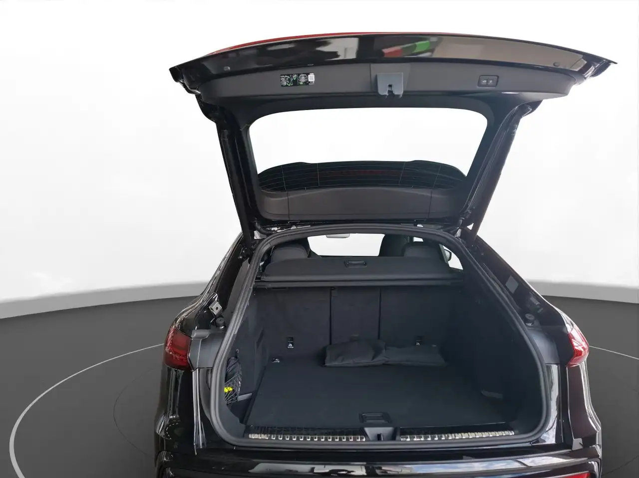 Audi Q5 Sportback edition one mit Akzenten mythosschw 8