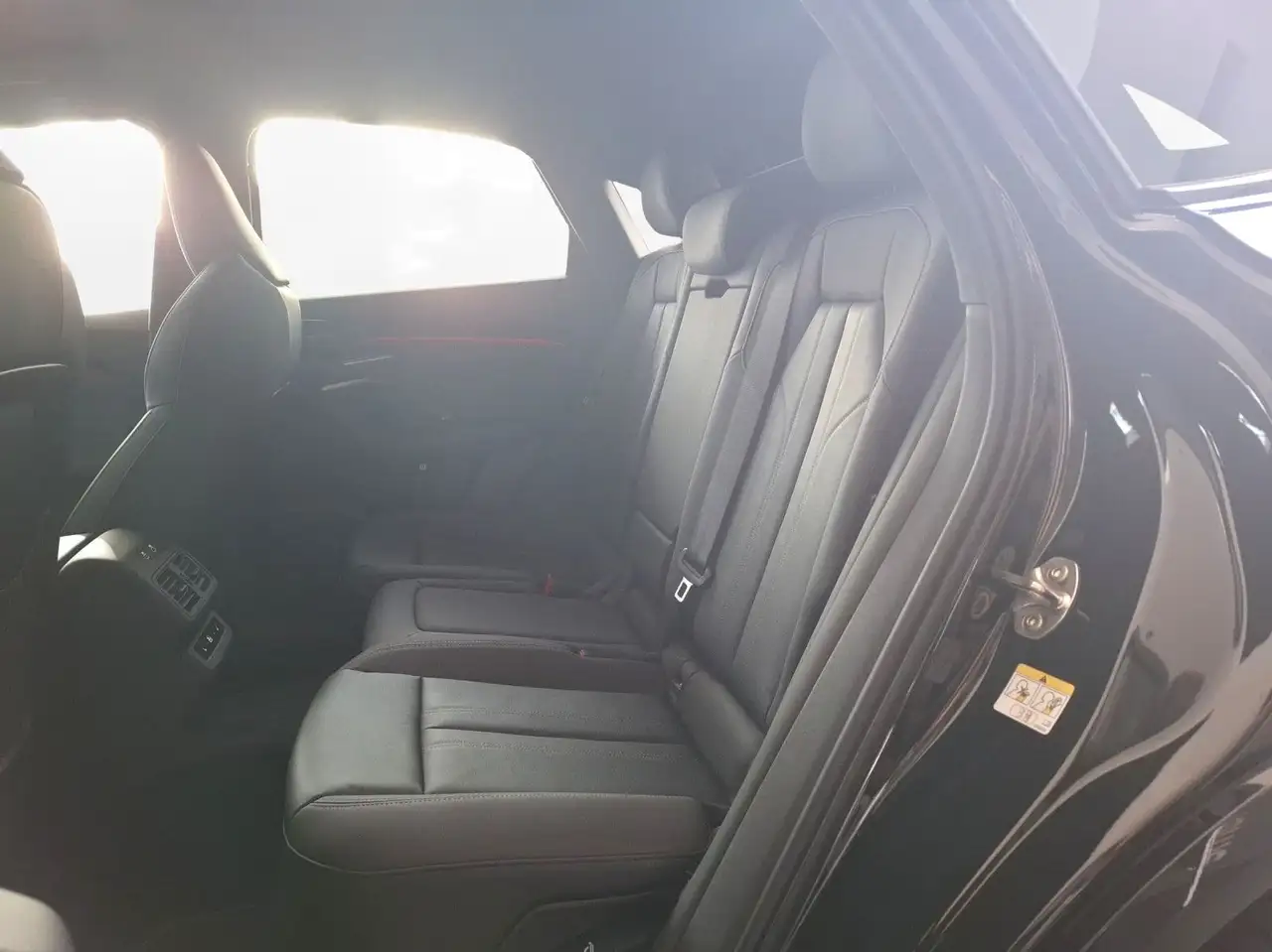 Audi Q5 Sportback edition one mit Akzenten mythosschw 3
