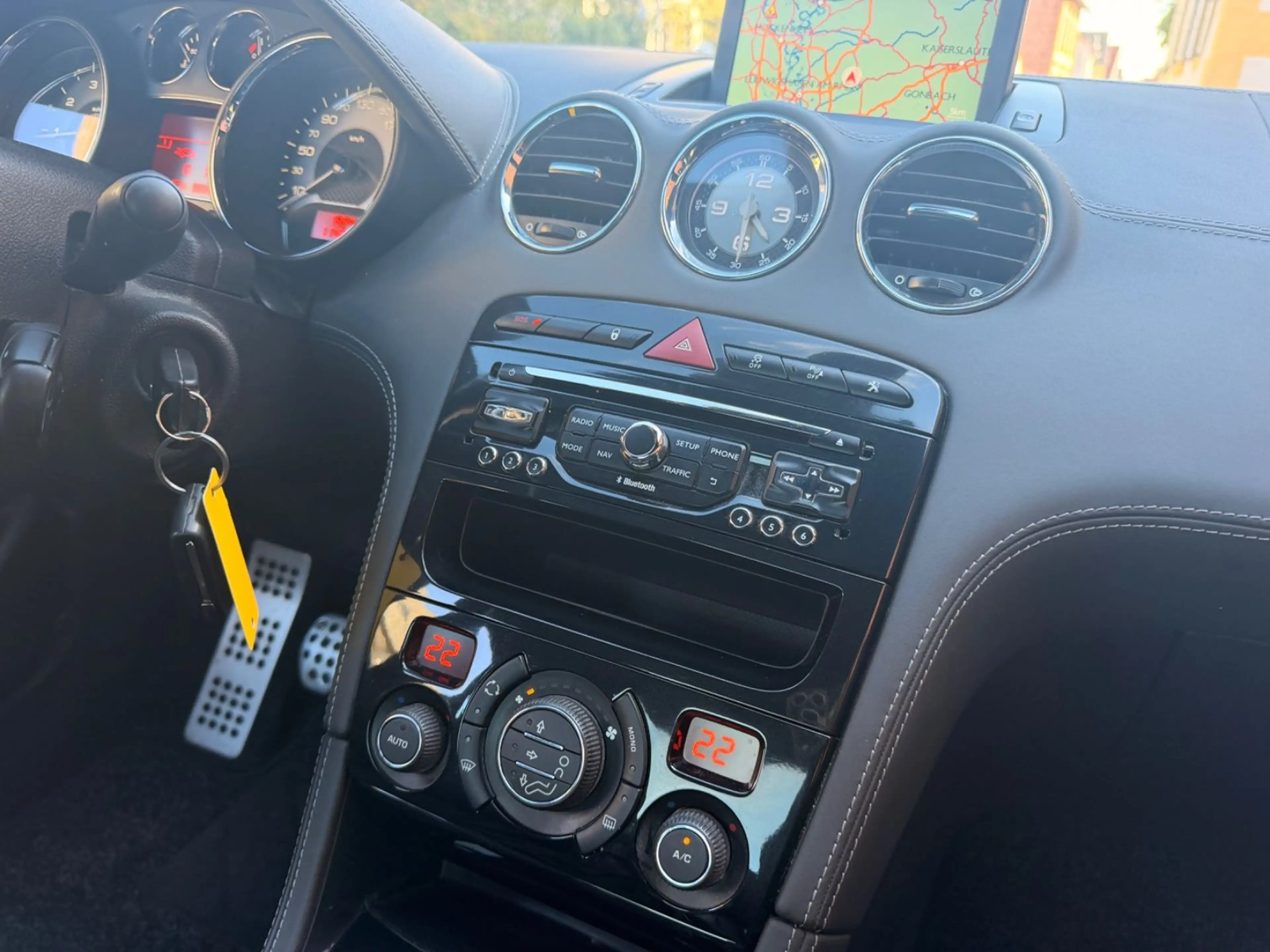 Peugeot RCZ 1.6 16V Turbo NAVI / PDC / Tüv Neu — photo 12