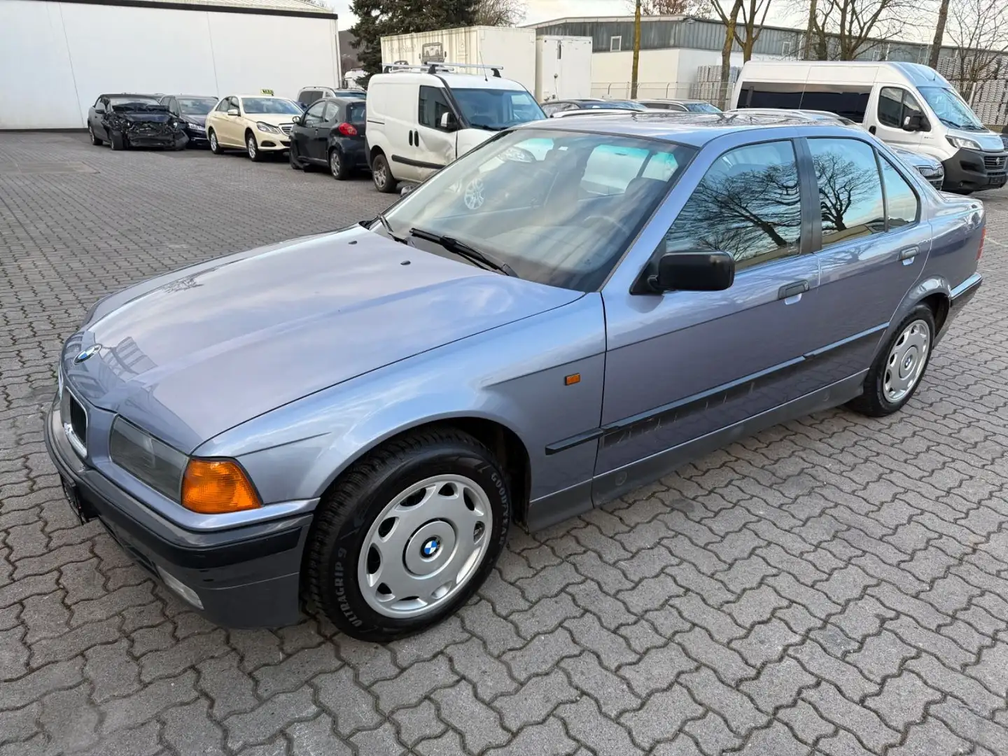 BMW 316 i E36 Albastru - 2