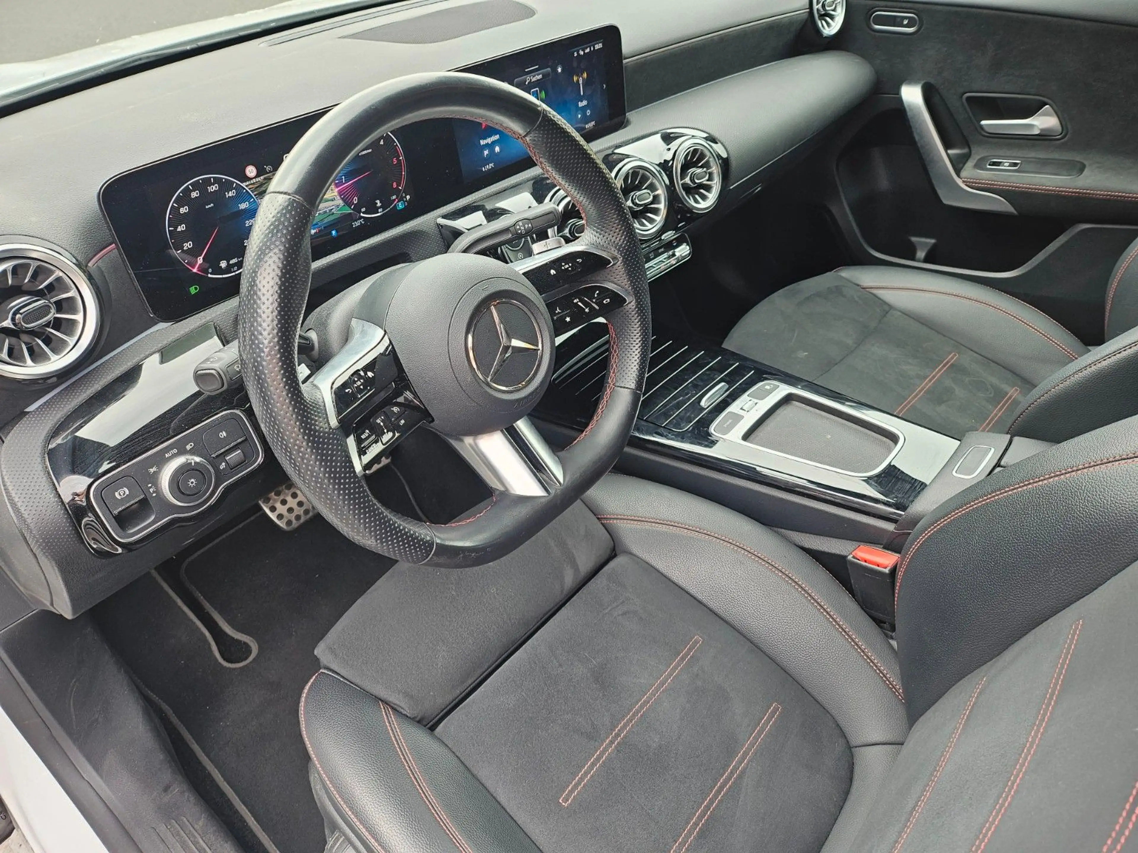 Mercedes-Benz A 200 d AMG*NIGHT-PAKET*MBUX*NAVI*KAMERA*LED*PDC — photo 16