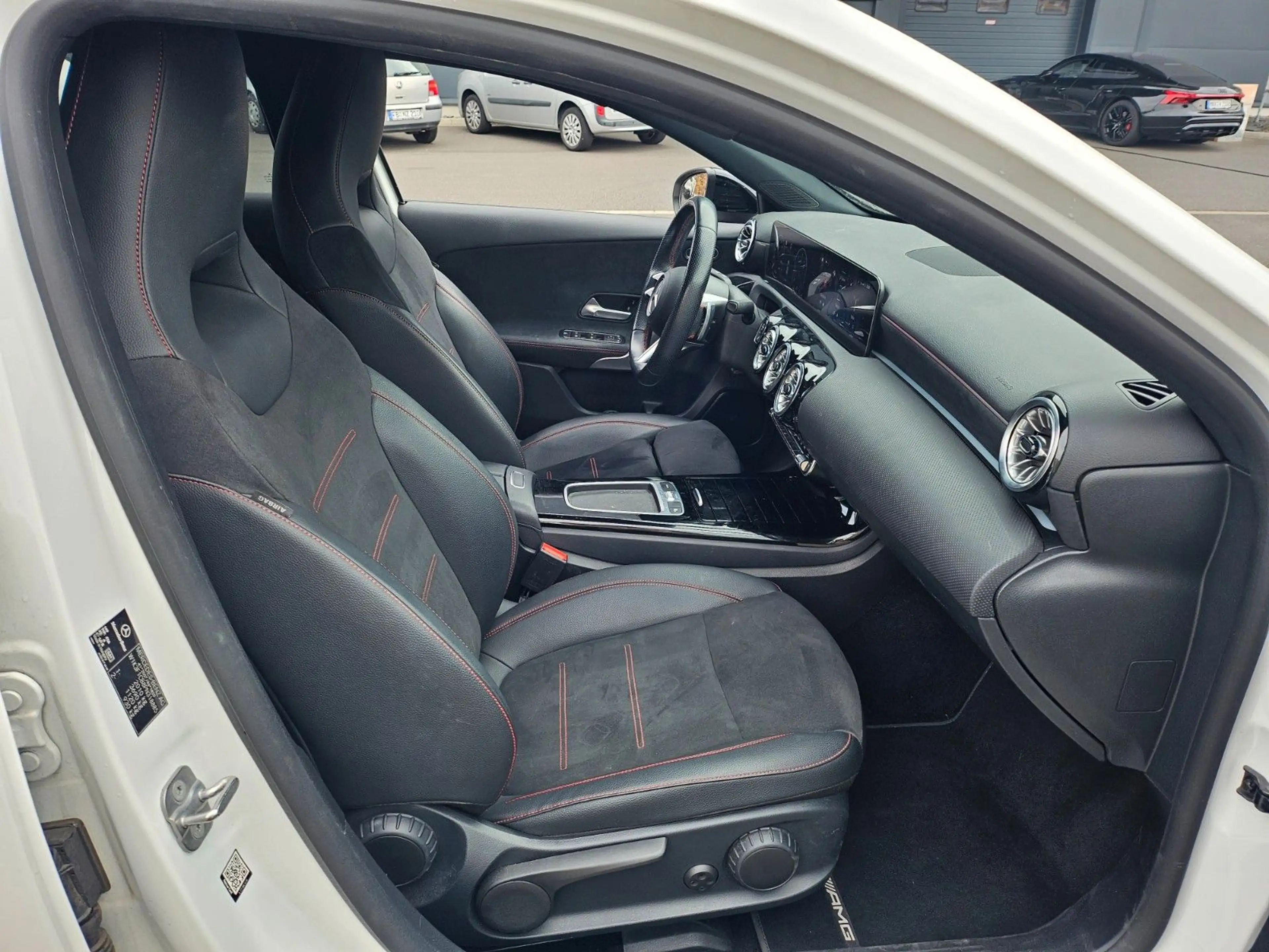 Mercedes-Benz A 200 d AMG*NIGHT-PAKET*MBUX*NAVI*KAMERA*LED*PDC — photo 13