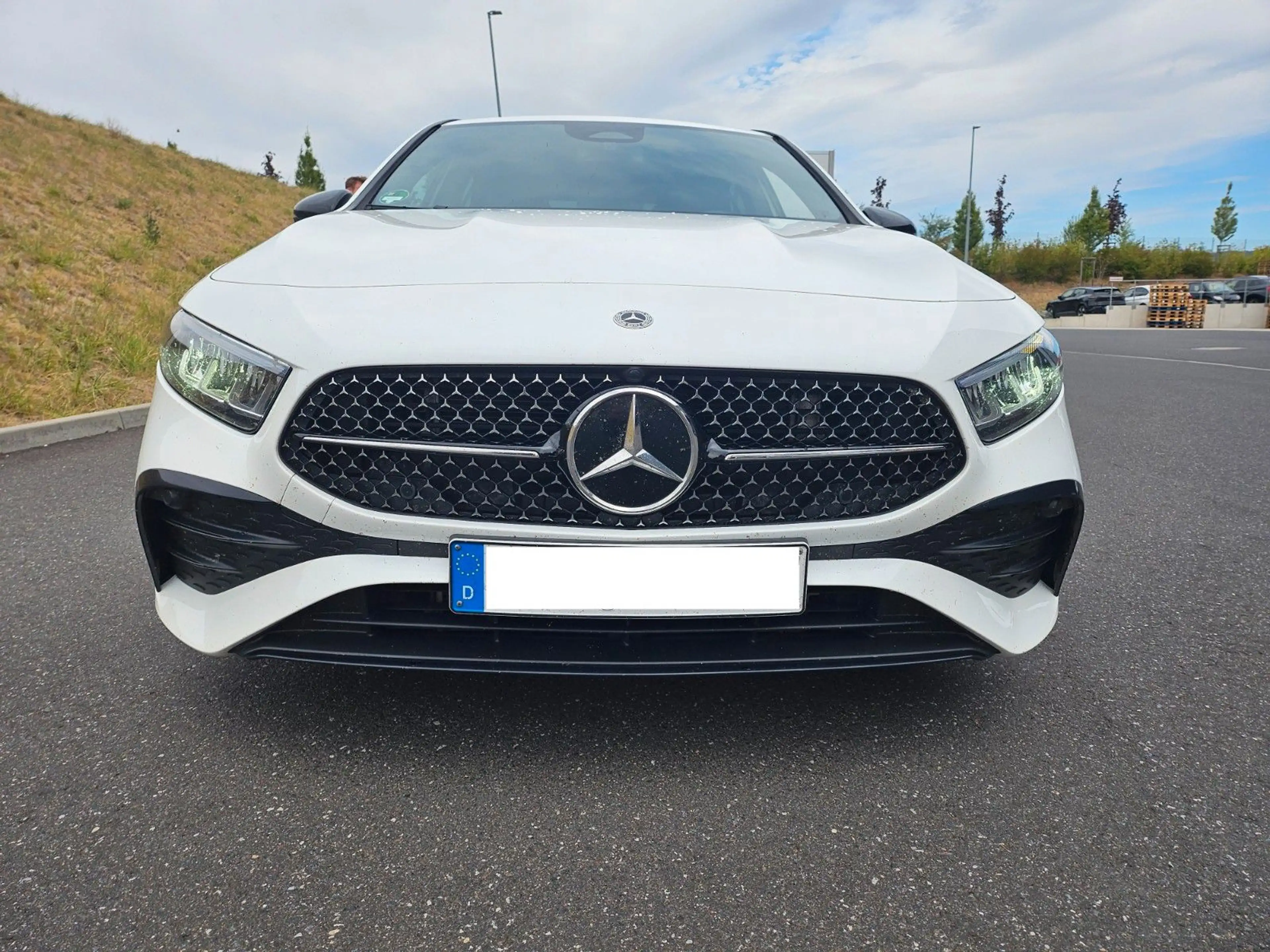 Mercedes-Benz A 200 d AMG*NIGHT-PAKET*MBUX*NAVI*KAMERA*LED*PDC — photo 3