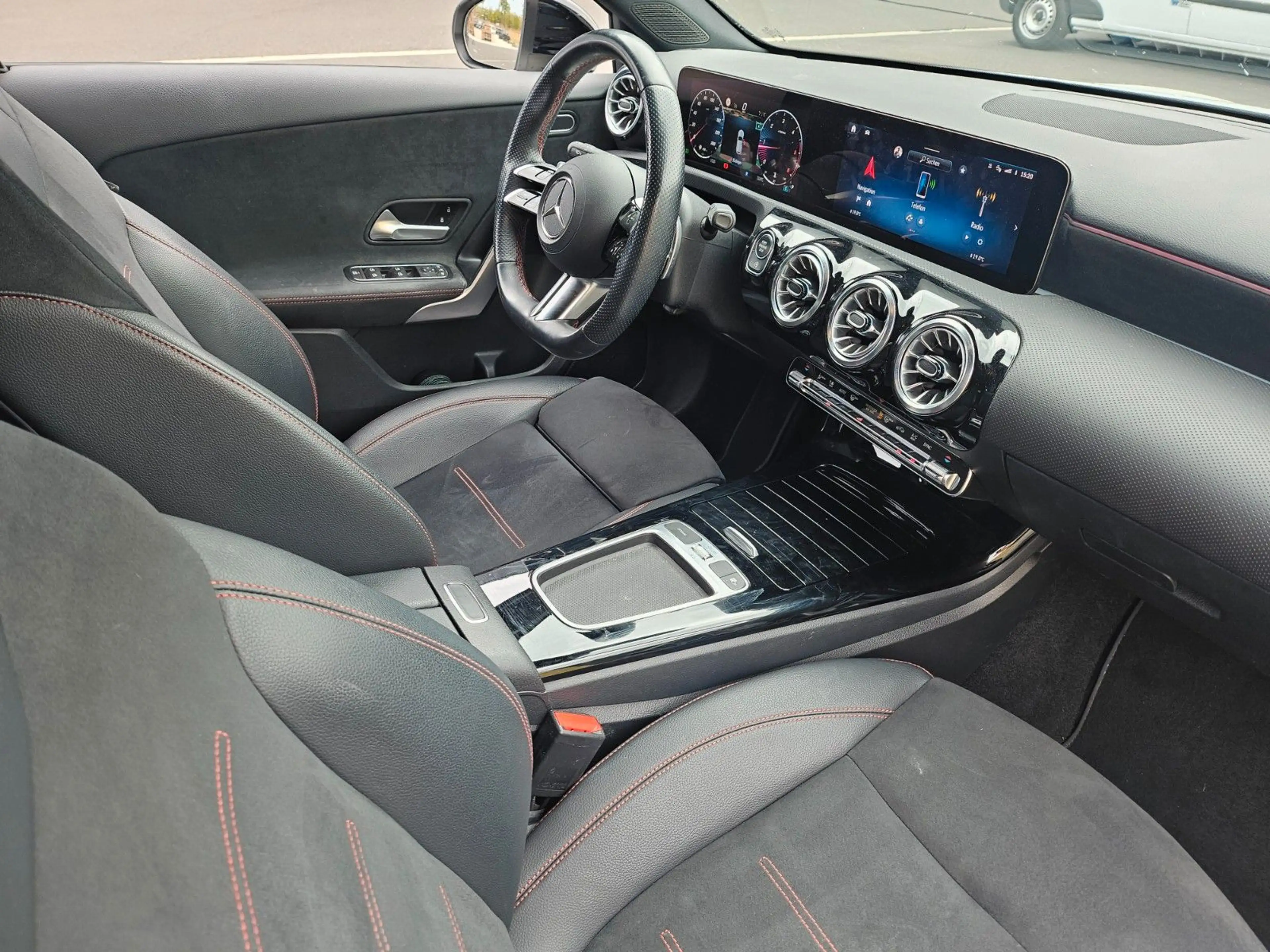 Mercedes-Benz A 200 d AMG*NIGHT-PAKET*MBUX*NAVI*KAMERA*LED*PDC — photo 12
