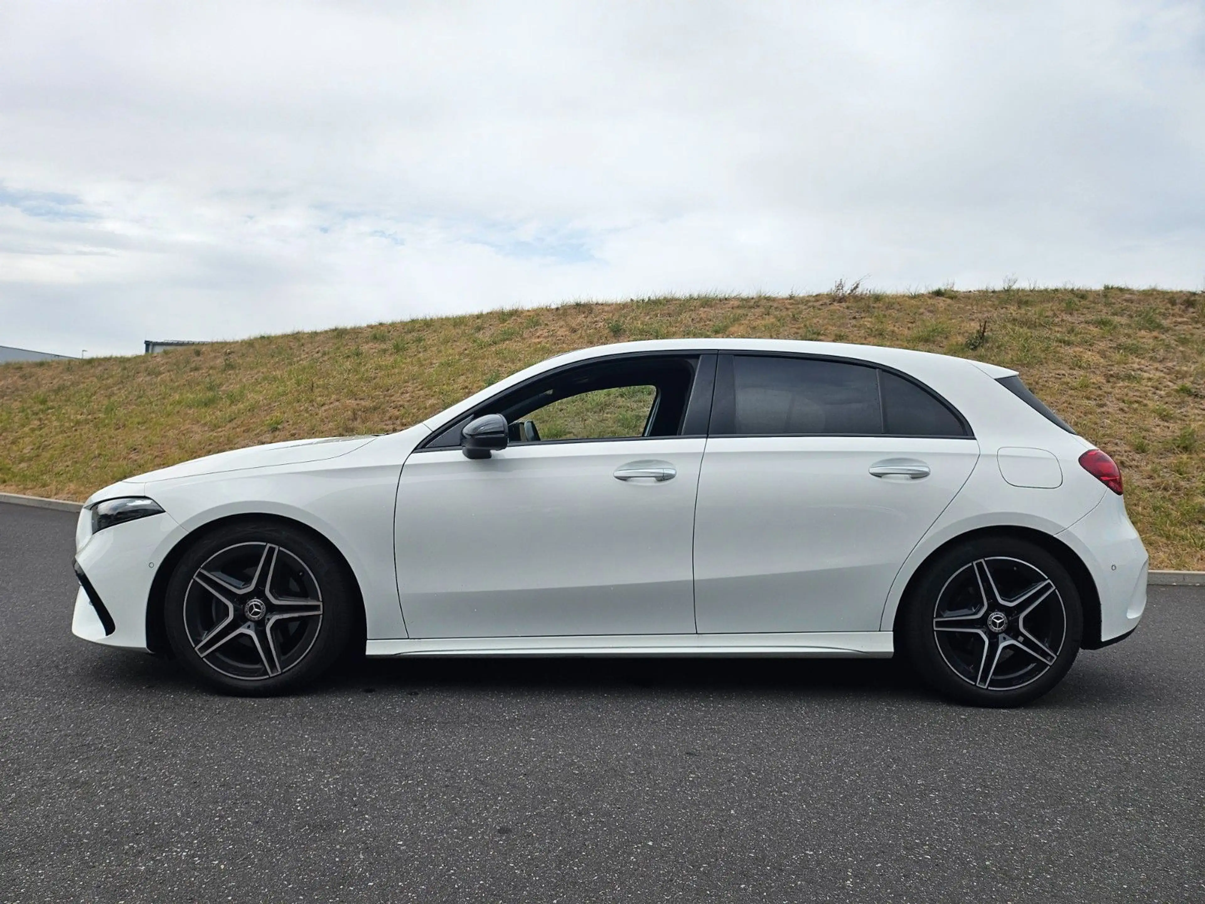 Mercedes-Benz A 200 d AMG*NIGHT-PAKET*MBUX*NAVI*KAMERA*LED*PDC — photo 6