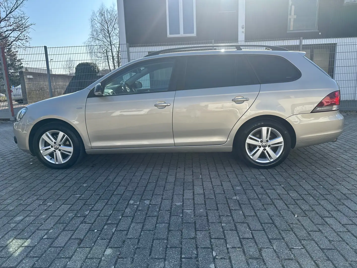 Volkswagen Golf Variant Match BlueMotion*Pano*Start Stopp*Navi Grau - 2