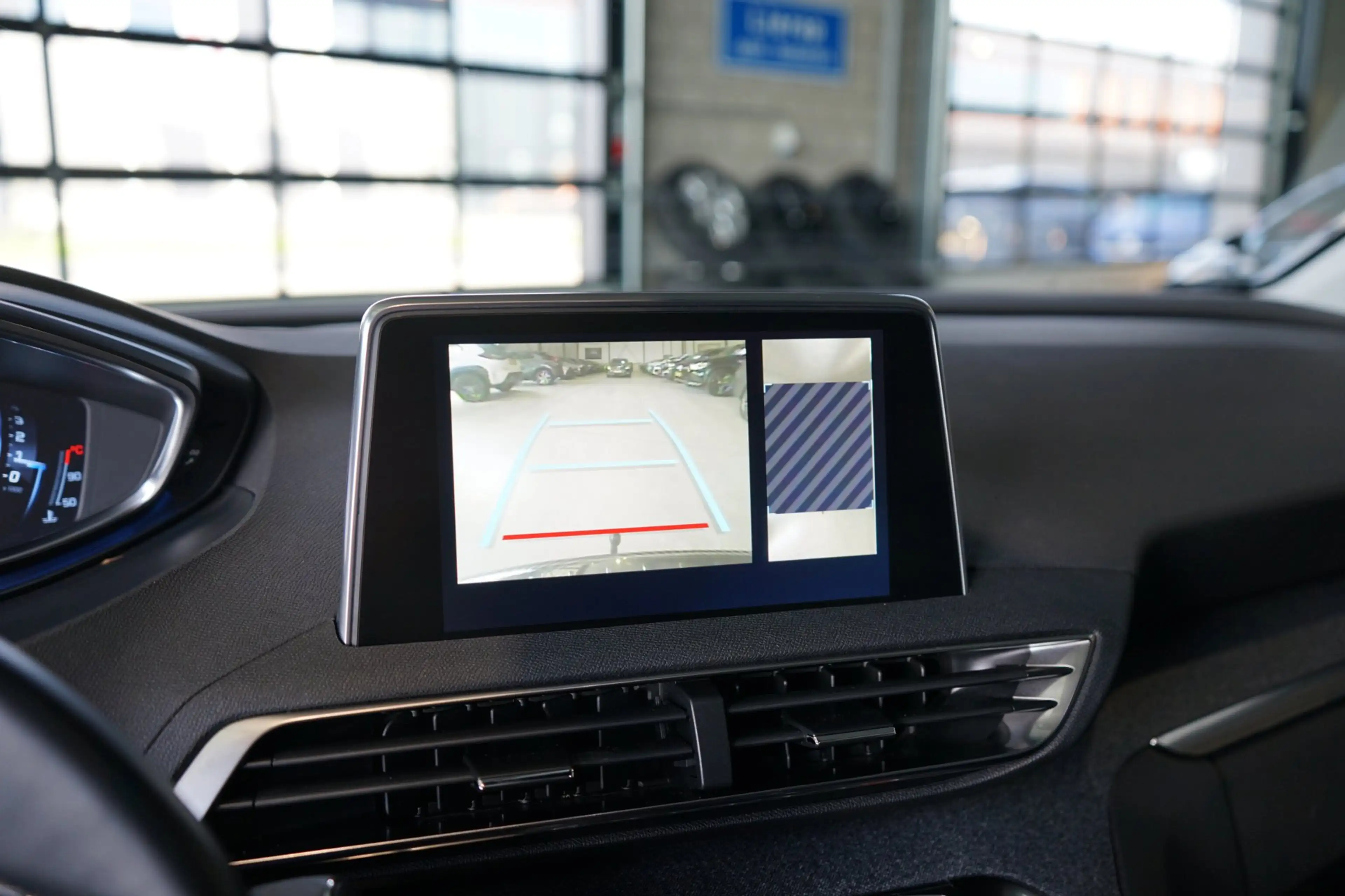 Peugeot 5008 1.2 PureTech Blue Lease Premium 7P. | TREKHAAK — photo 8