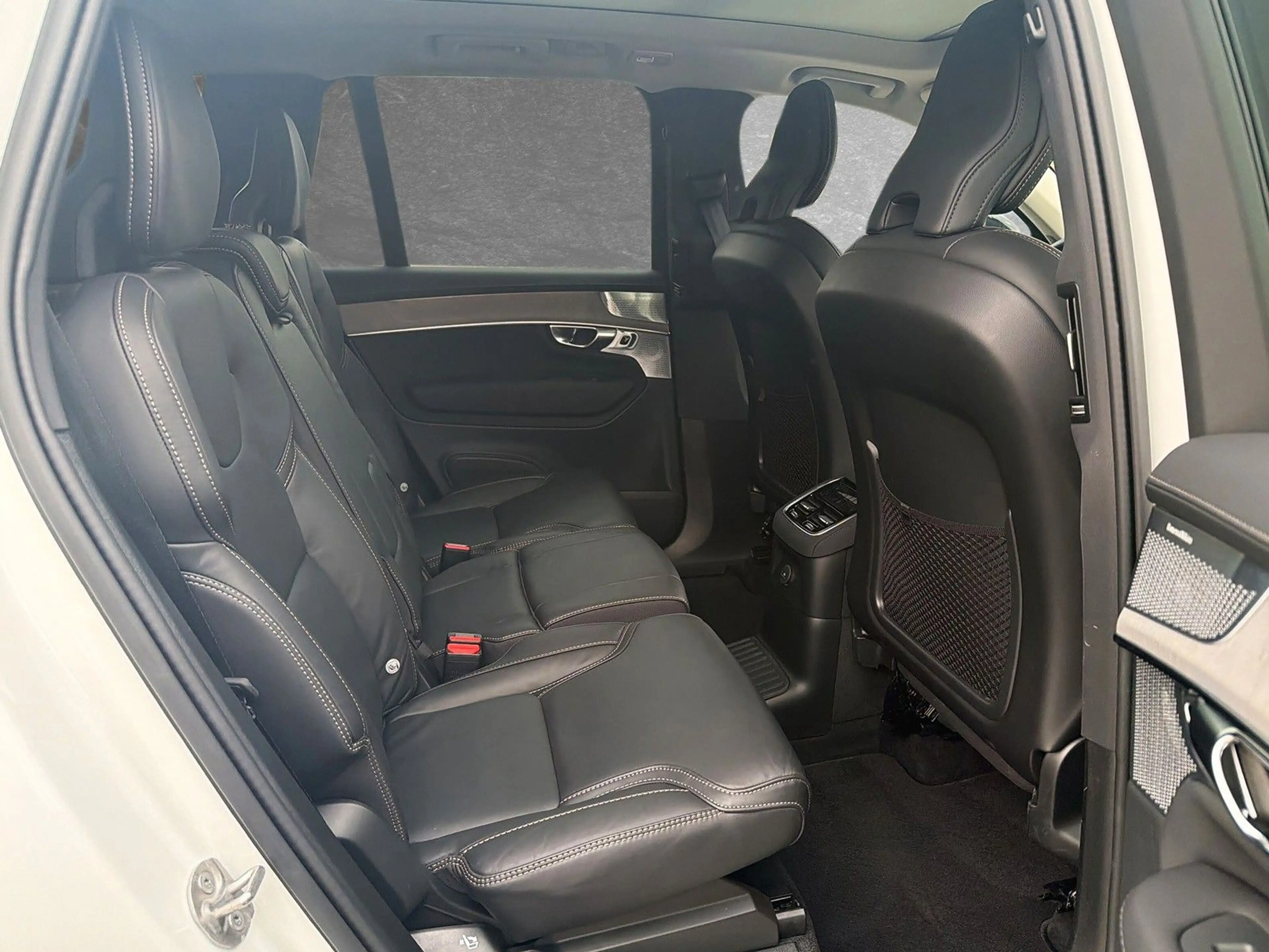 Volvo XC90 T8 AWD Plus Dark 7-Sitzer AHK ACC BLIS SD — photo 5