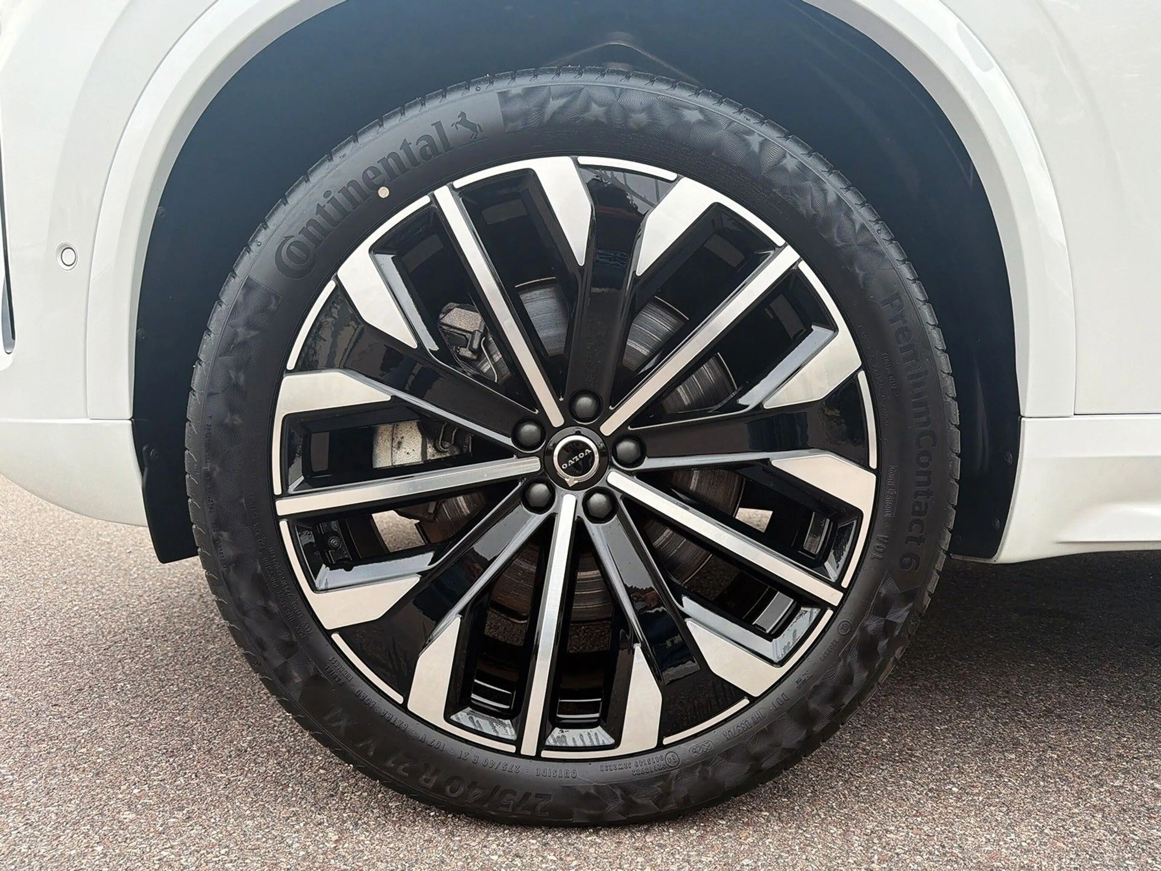 Volvo XC90 T8 AWD Plus Dark 7-Sitzer AHK ACC BLIS SD — photo 2