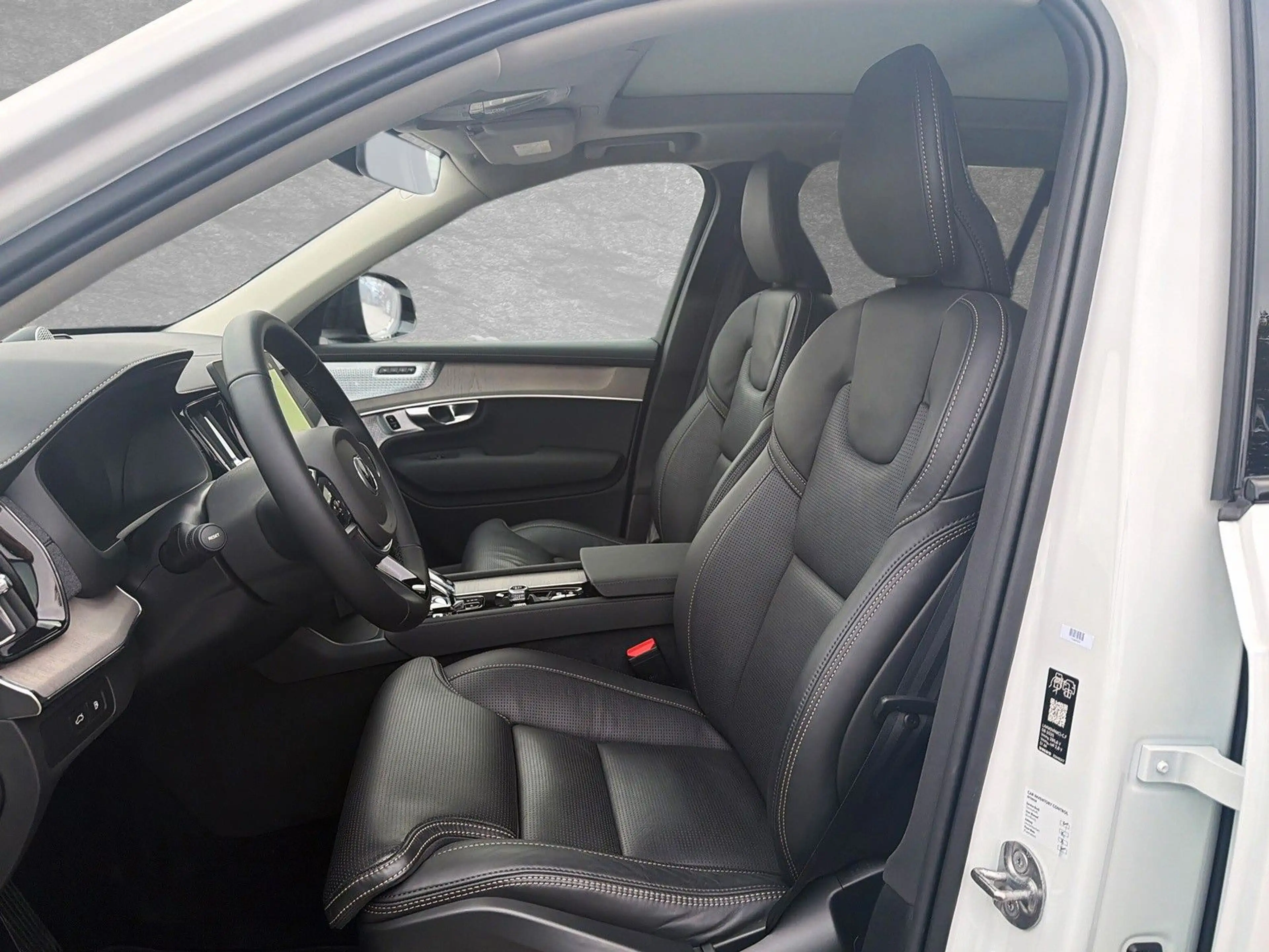 Volvo XC90 T8 AWD Plus Dark 7-Sitzer AHK ACC BLIS SD — photo 3