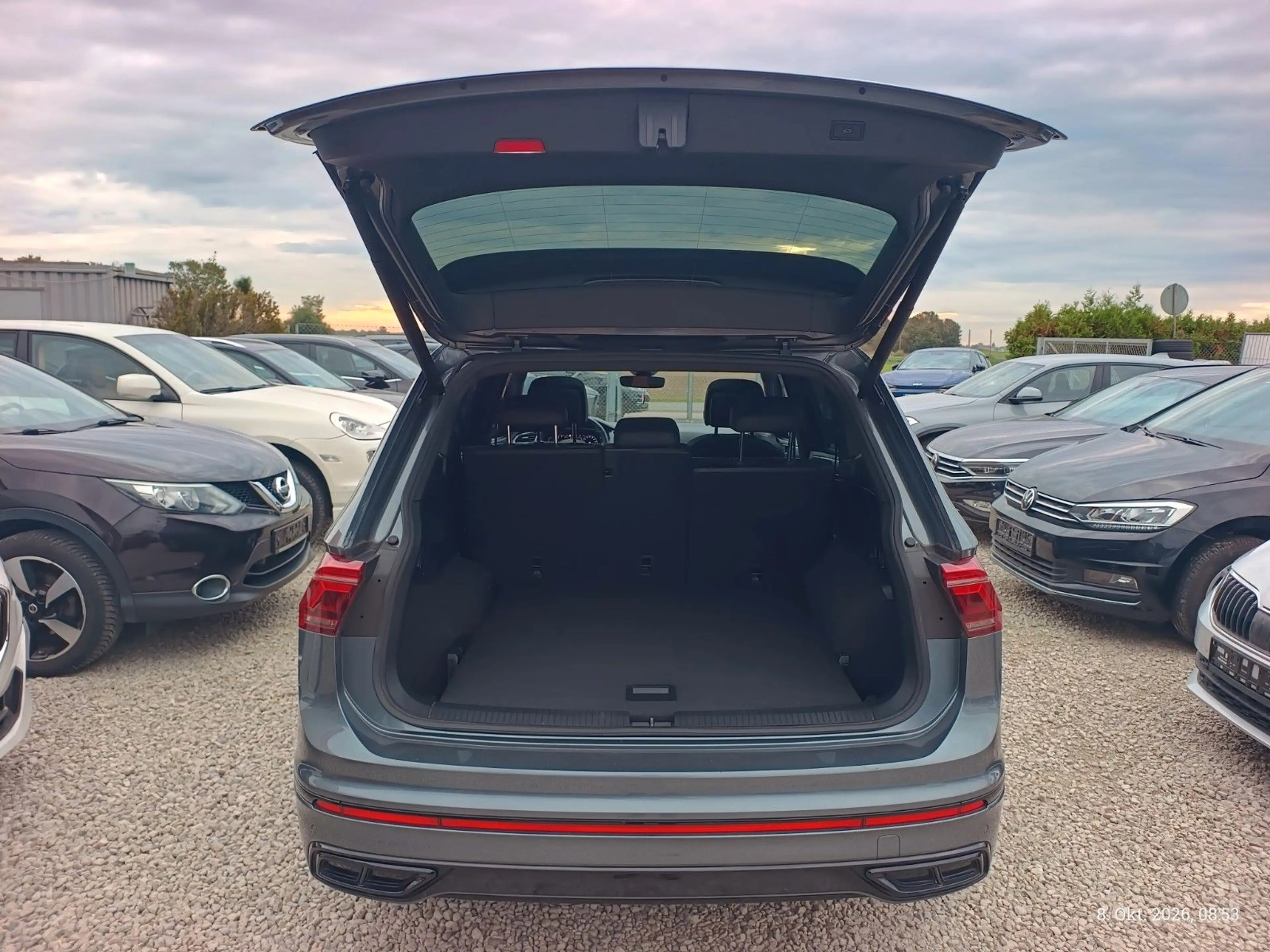 Volkswagen Tiguan Allspace R-Line 4Motion, Navi, RFK, AHK — photo 17