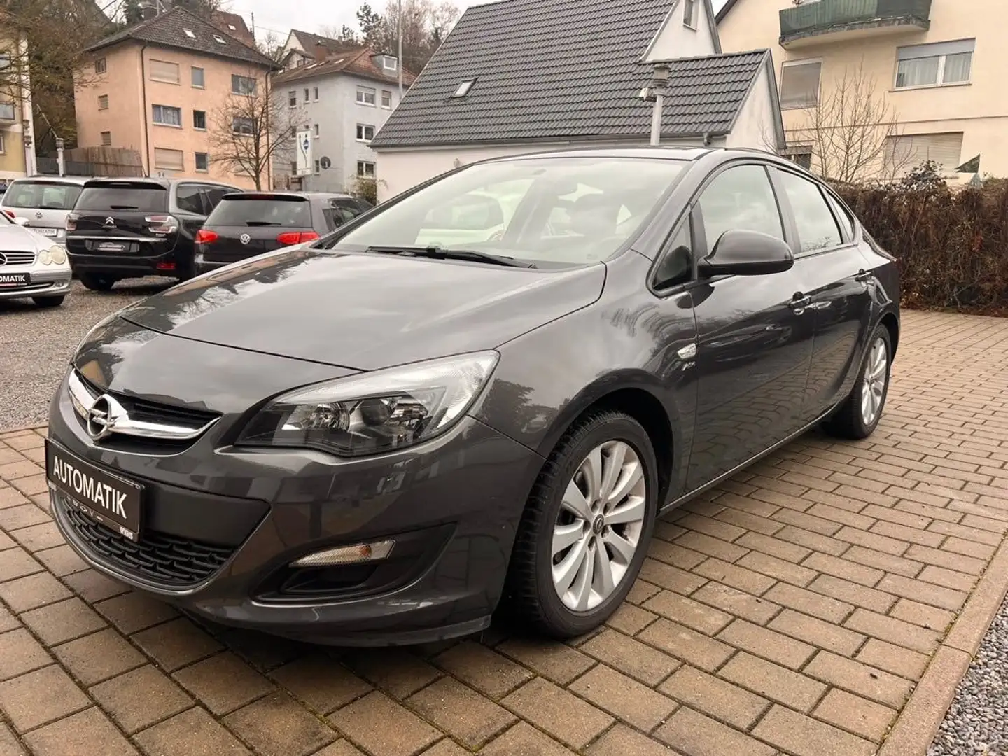 Opel Astra J Lim. Active PDC SHZ LHZ AUTOMATIK Gris - 2